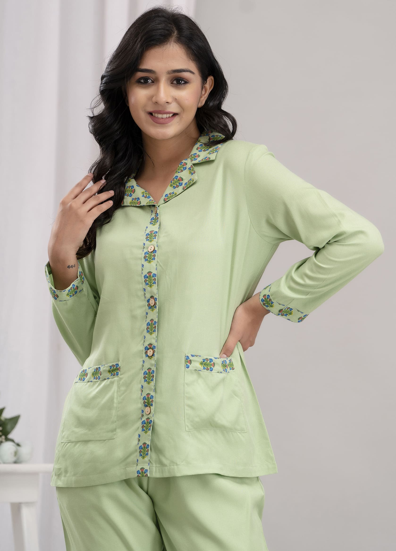 Full Sleeves Collar Neck Green Solid Women Night Suit