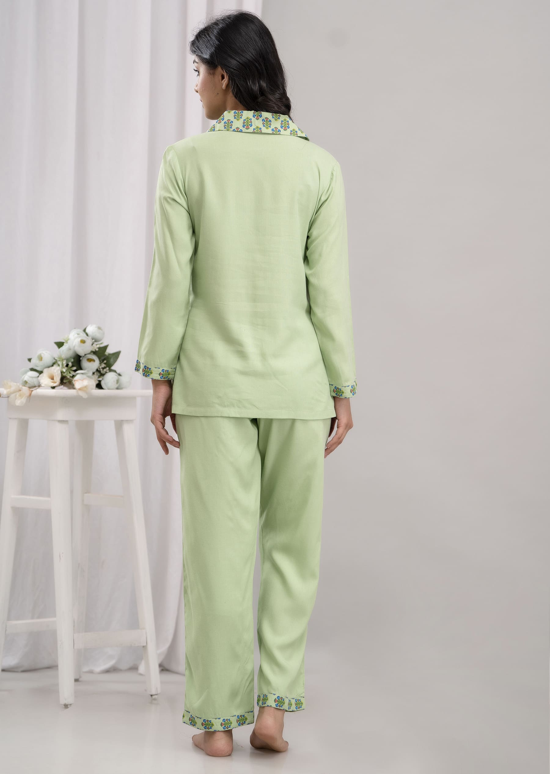 Full Sleeves Collar Neck Green Solid Women Night Suit